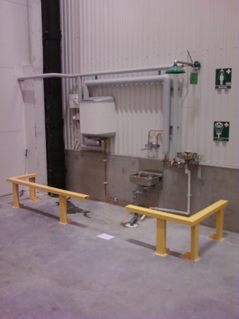 Truckskyddad Vattenpost med nöddusch